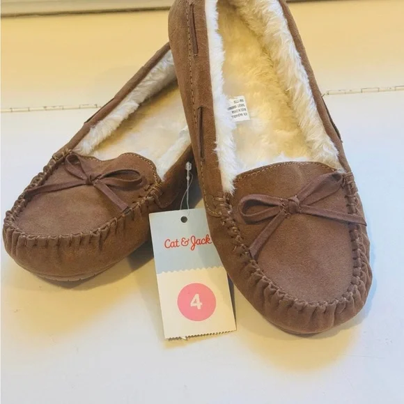 Girls' Celina Moccasin Slippers - Cat & Jack Loafers shoes Brown Size 4 NWT - Picture 2 of 4